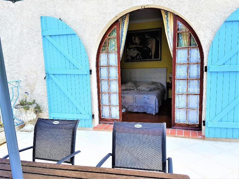 บีแอนด์บี อบอุ่น เงียบสงบ พร้อมครัวและสระว่ายน้ำ Bed & Breakfast กราส ภายนอก รูปภาพ