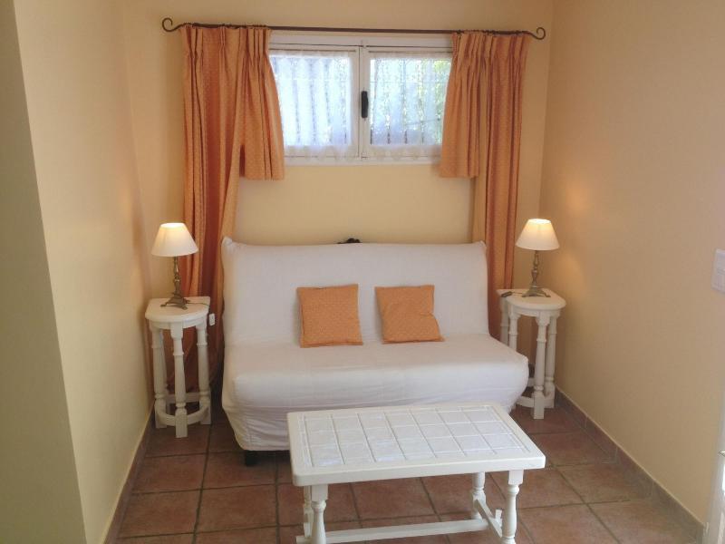 บีแอนด์บี อบอุ่น เงียบสงบ พร้อมครัวและสระว่ายน้ำ Bed & Breakfast กราส ภายนอก รูปภาพ