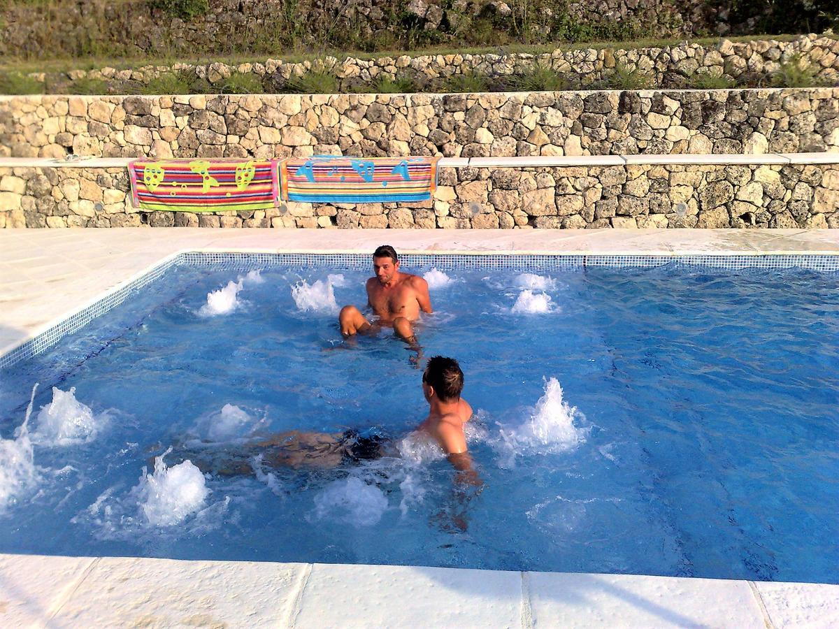 บีแอนด์บี อบอุ่น เงียบสงบ พร้อมครัวและสระว่ายน้ำ Bed & Breakfast กราส ภายนอก รูปภาพ