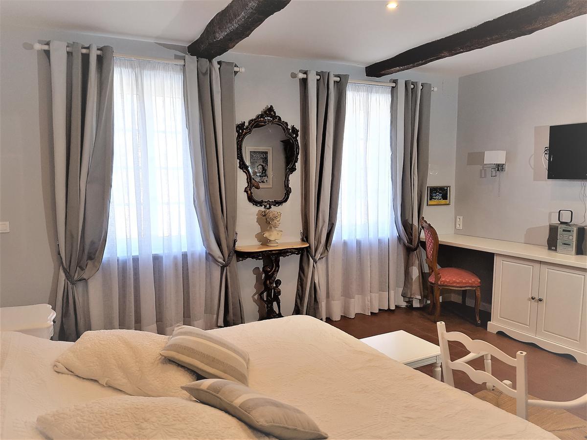 บีแอนด์บี อบอุ่น เงียบสงบ พร้อมครัวและสระว่ายน้ำ Bed & Breakfast กราส ภายนอก รูปภาพ