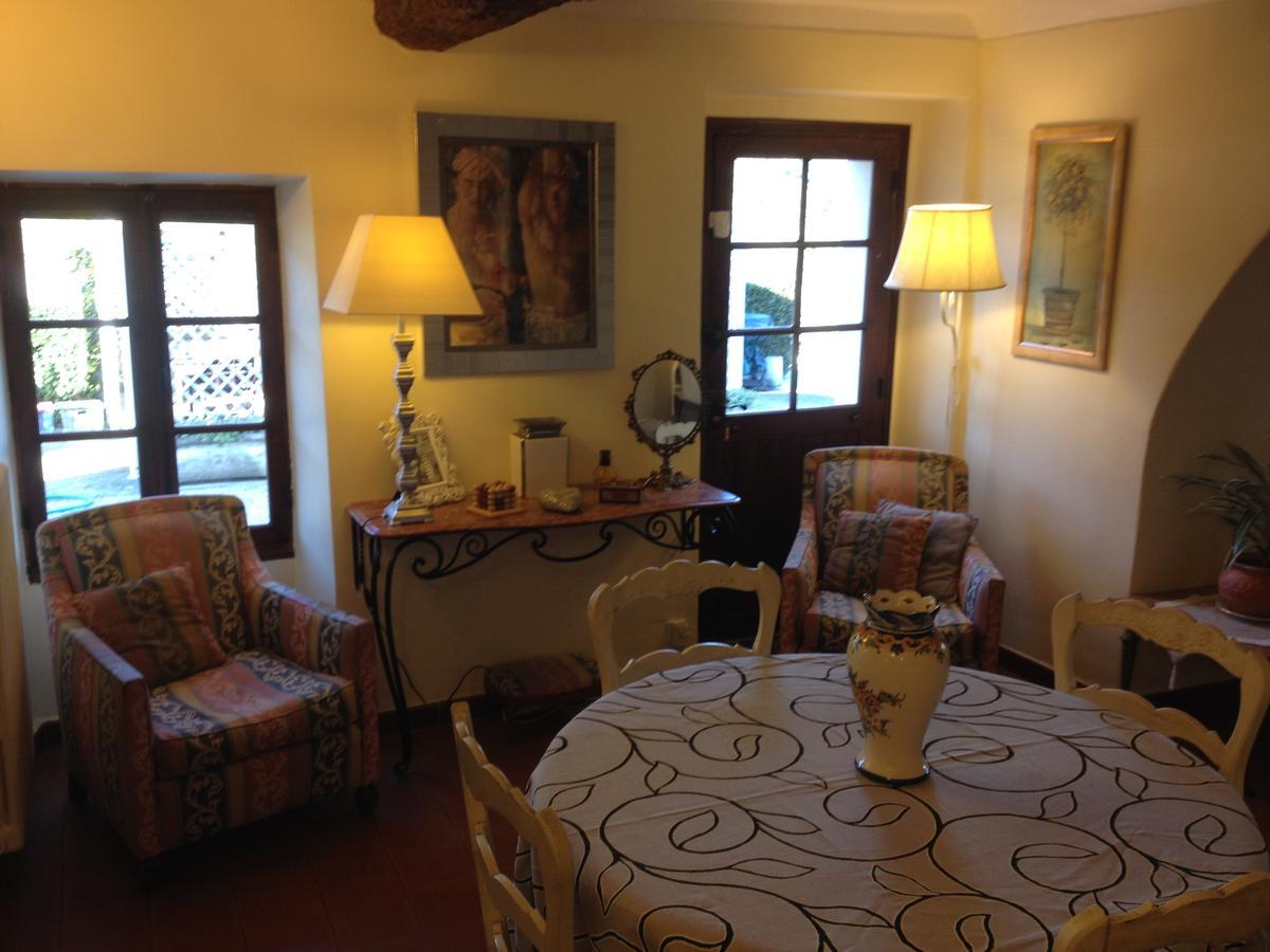 บีแอนด์บี อบอุ่น เงียบสงบ พร้อมครัวและสระว่ายน้ำ Bed & Breakfast กราส ภายนอก รูปภาพ