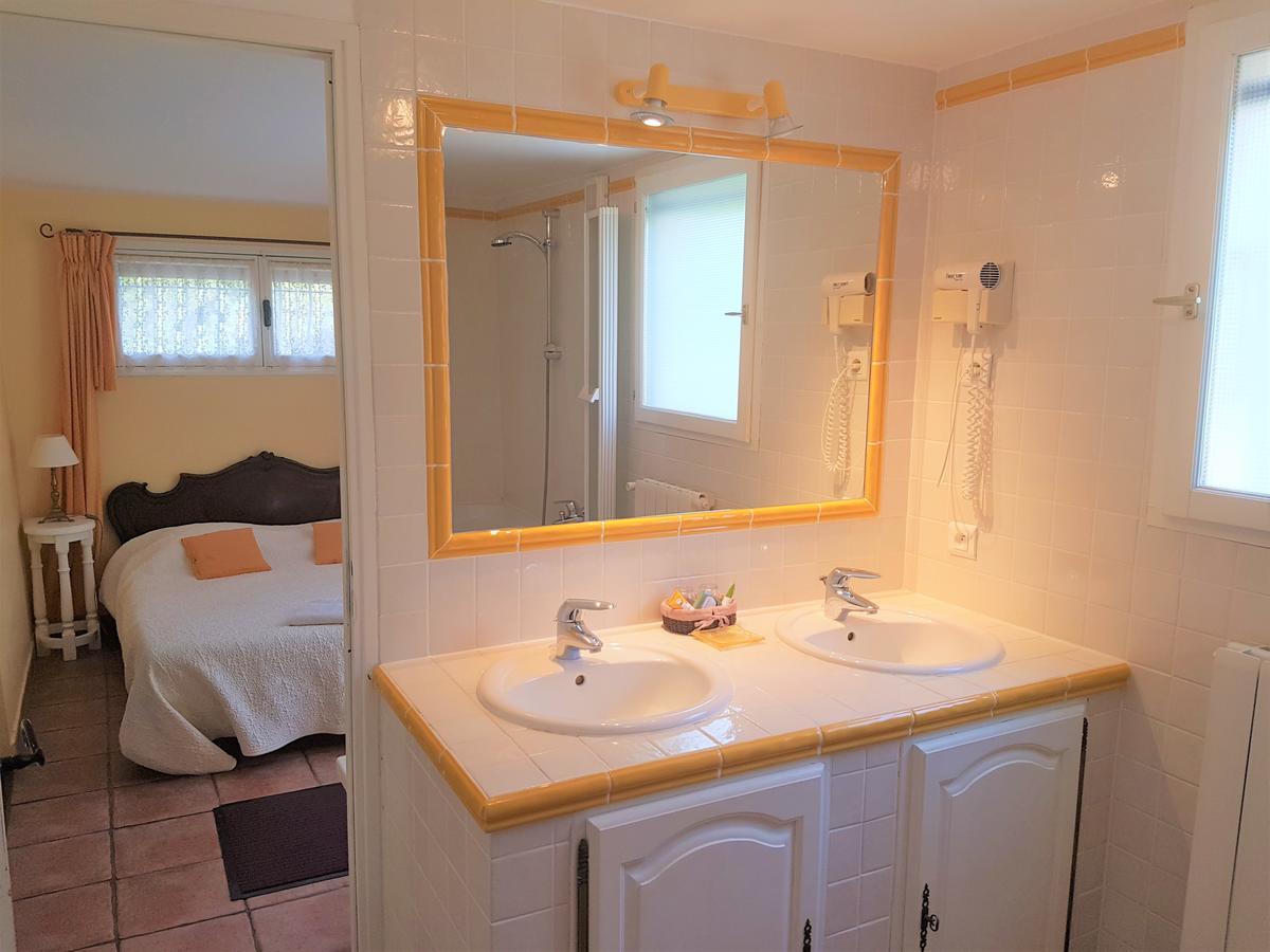 บีแอนด์บี อบอุ่น เงียบสงบ พร้อมครัวและสระว่ายน้ำ Bed & Breakfast กราส ภายนอก รูปภาพ