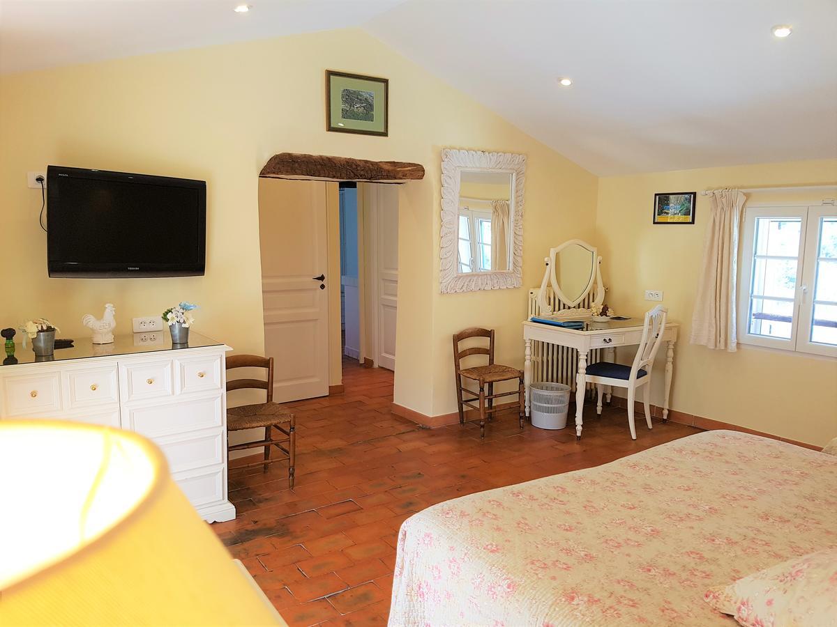 บีแอนด์บี อบอุ่น เงียบสงบ พร้อมครัวและสระว่ายน้ำ Bed & Breakfast กราส ภายนอก รูปภาพ