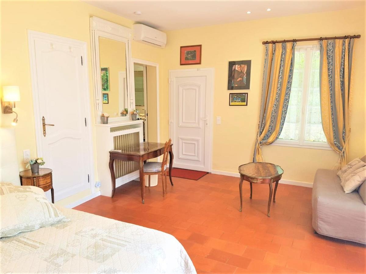 บีแอนด์บี อบอุ่น เงียบสงบ พร้อมครัวและสระว่ายน้ำ Bed & Breakfast กราส ภายนอก รูปภาพ